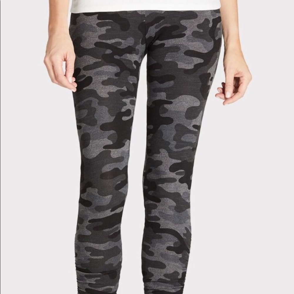 Cozy Camo French terry legging NWT